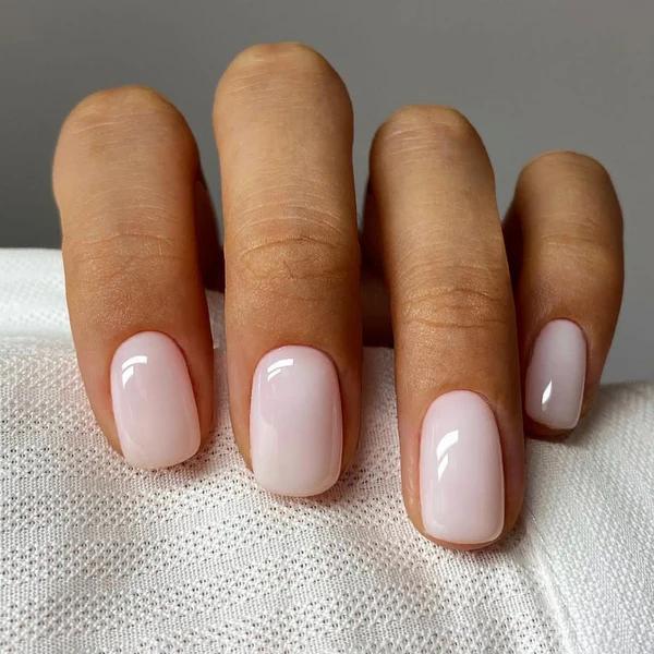 Lifestyle Unas Blanco Lechoso 4