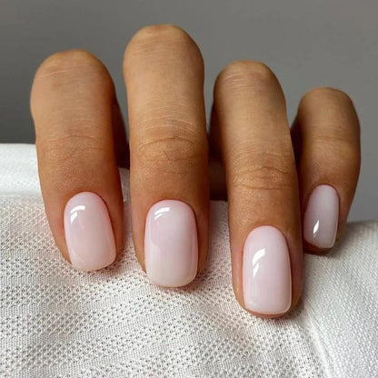 Lifestyle Unas Blanco Lechoso 4